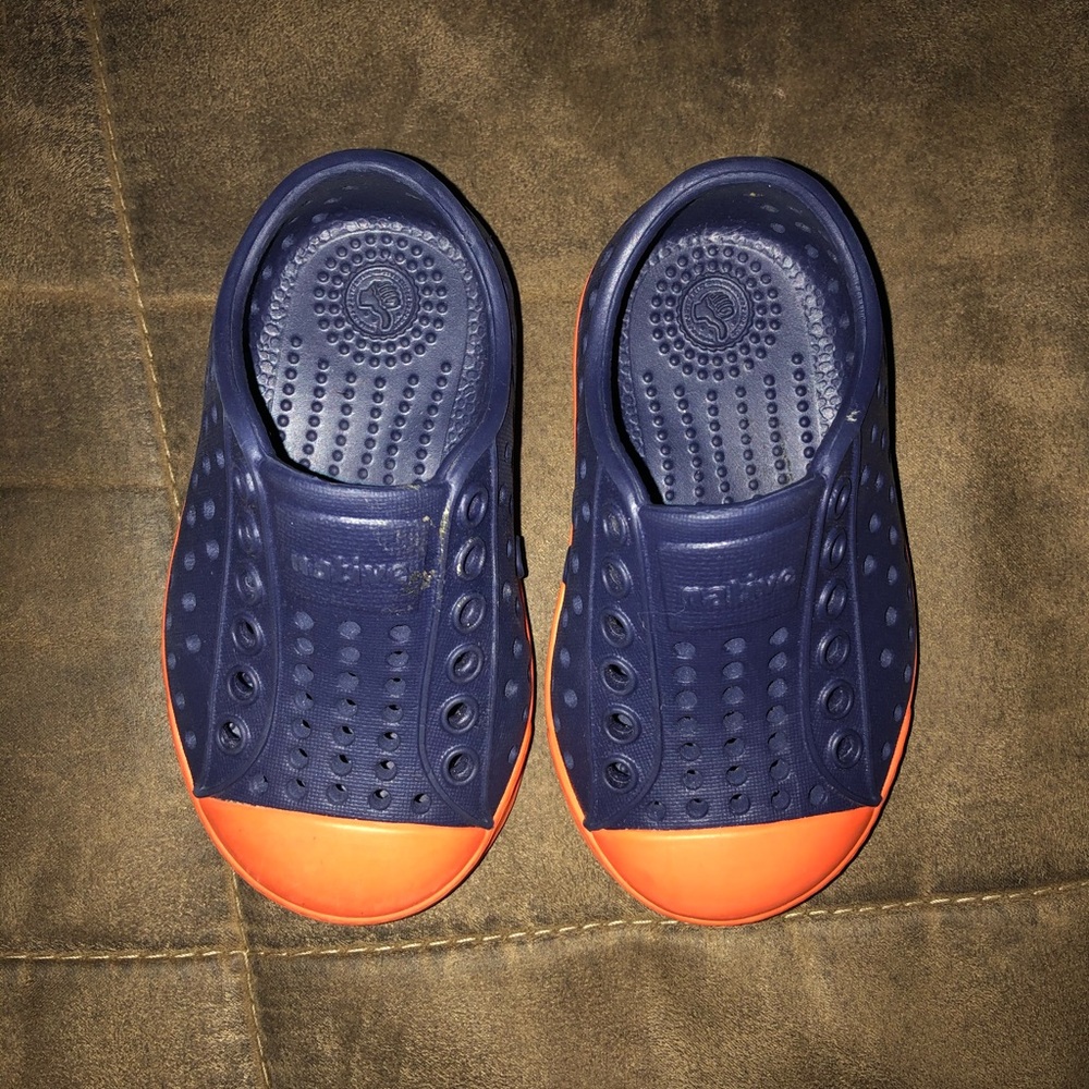 NWOT Native Shoes 4C
